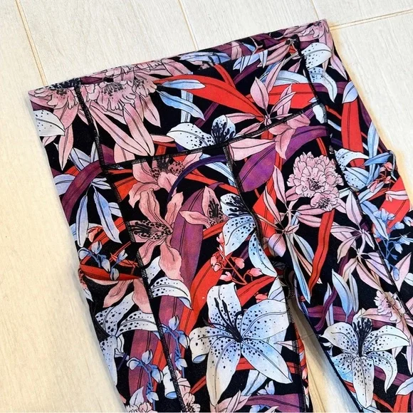 Lululemon Speed Up Crop 21” - Picture 10 of 10